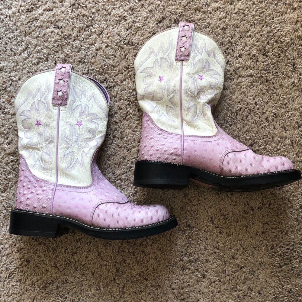 **SOLD**Women’s Ariat Ostrich Boots